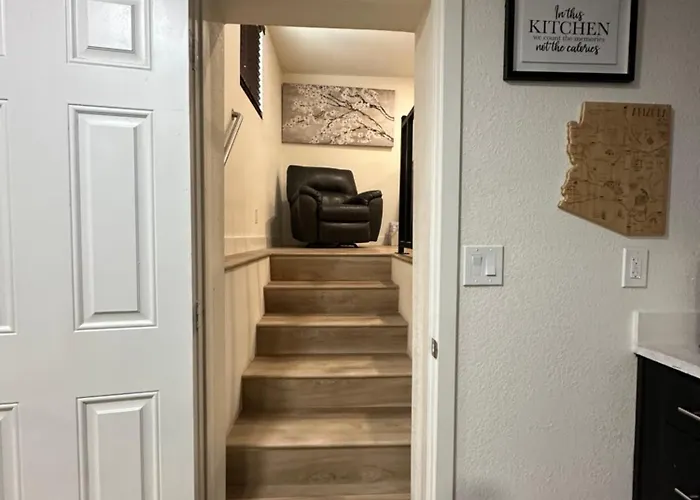 Holiday home Historical Downtown Getaway With Two Master Bedrooms! Great For Two Couples Or Coworkers *